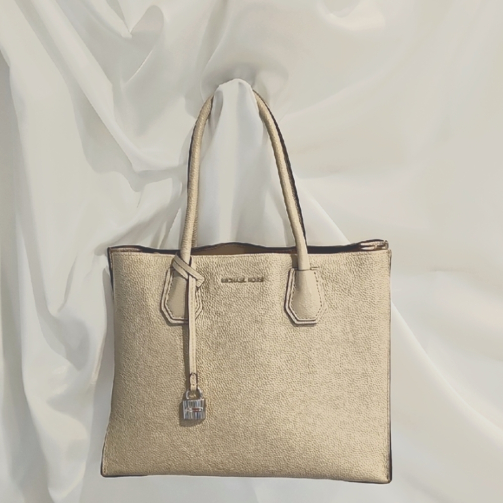 Michael Kors Mercer Large Pebble Leather Convertiable Tote, Cream